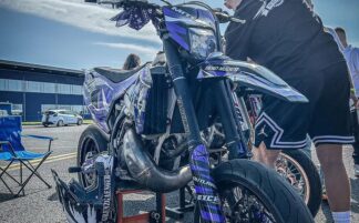 Aufgebocktes Motorrad 2